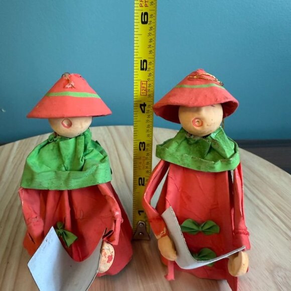 Vintage Ornaments Caroler Figurines With Red & Green Outfits Cardboard 5" - Picture 8 of 9
